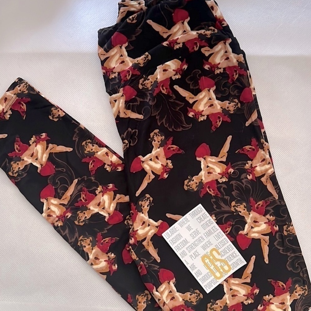 NEW!!! Valentine’s Day Cherub Leggings Lularoe One Size Black Background